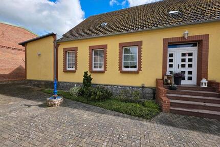 Doppelhaushälfte zu verkaufen - 199.999,00&nbsp;EUR Kaufpreis, ca.&nbsp; 160,50&nbsp;m&sup2; in Löcknitz (PLZ: 17321)