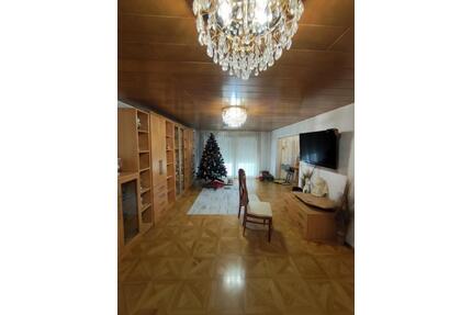 Attraktive Provisionsfreie 4,5 Zimmer Wohnung 135m² - Oberboihingen