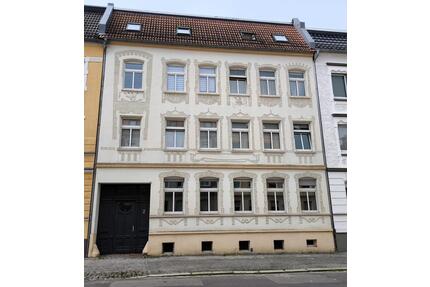 große 4-Raumwohnung mit Balkon in ruhiger Lage - Burg