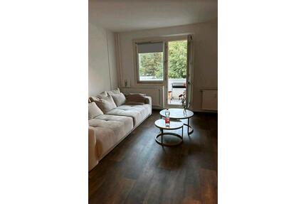 2 Zimmer, Balkon, Wannenbad: direkt am Oberbach, Hochschulnah - Neubrandenburg