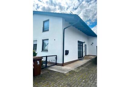 Großes Haus in gefragter Lage mit Garten & Wintergarten - Untermeitingen