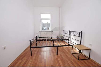 Gemütliche 2-Raum-Wohnung mit Tageslichtbad - Werdau