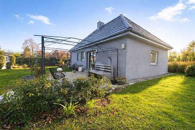 IHR NEUES ZUHAUSE: STILVOLL MIT GARTENIDYLLE - Henstedt-Ulzburg