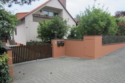 Freistehend mit Einliegerwohnung - Nürnberg Gebersdorf
