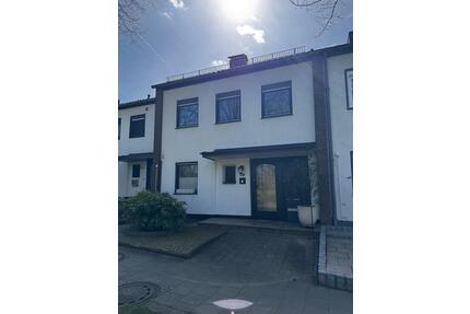 PROVISIONSFREI: Reihenhaus mit Sauna, Garten & Garage - Viersen Hülsdonk