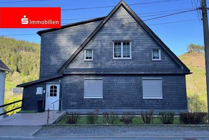 Teilmodernisiertes Einfamilienhaus mit tollem Ausblick - Neuhaus