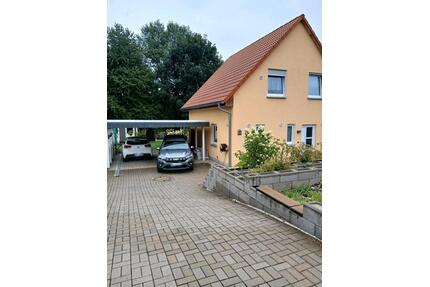 Kleines, liebevoll gestaltetes und energieeffizientes Haus - Münchenbernsdorf