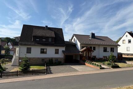 2 Häuser für Familien Mehrgenerationen zum Verkauf in Knüllwald