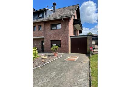 Doppelhaushälfte mit Einliegerwohnung, Sauna, Garage in Mittelhof - Wissen