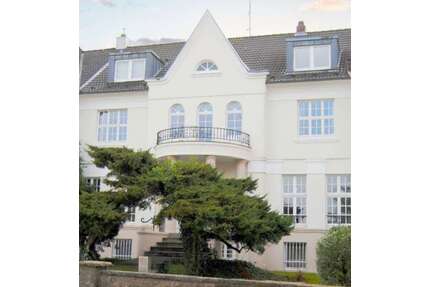 Haus zum Kaufen in Essen-Stadtwald 1.200.000,00 € 413 m²