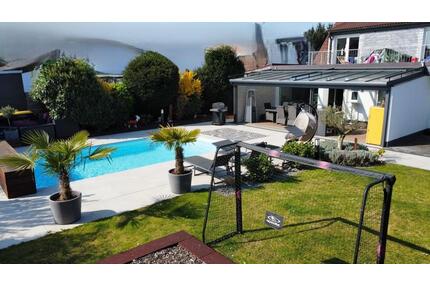 Provisionsfrei! Ein- oder Zweifamilienhaus mit traumhaften Garten - Wesseling