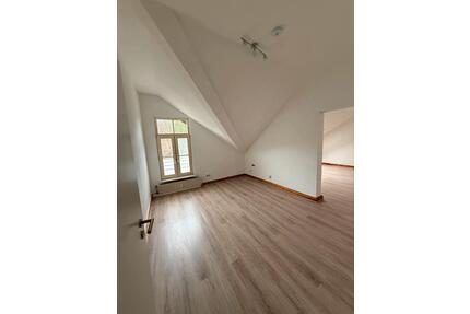Schöne 100qm 5-Zimmer-Wohnung - 965,00&nbsp;EUR Kaltmiete, ca.&nbsp; 100,00&nbsp;m&sup2; in Katzwinkel (Sieg) (PLZ: 57581)