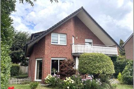 Gepflegtes Einfamilienhaus mit Einliegerwohnung u. Bauplatz in zentraler Lage - Versmold