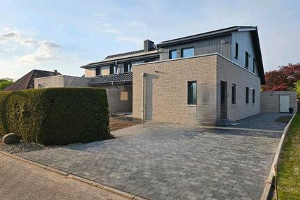 Erstbezug!!! Helle 3 ZKB OG Wohnung mit Dachterrasse - Löningen
