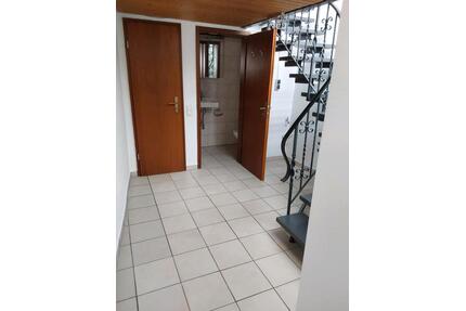 3 Zimmer teilmöblierte Wohnung - 850,00&nbsp;EUR Kaltmiete, ca.&nbsp; 90,00&nbsp;m&sup2; in Weisenheim am Sand (PLZ: 67256)