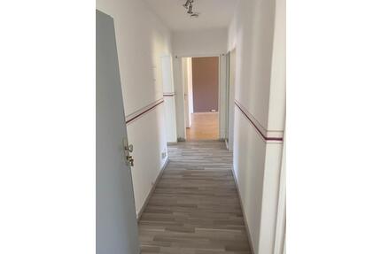 3 Zimmerwohnung, Einbauküche, Bad und Terrasse - Bayreuth Meyernberg