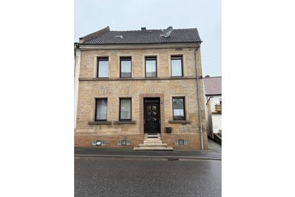 6 Zimmer Reihenendhaus mit Garage und Scheune - Staudernheim
