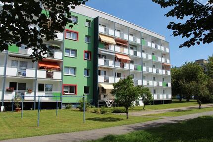 1 Raum Wohnung mit Balkon, Aufzug und ebenerdiger Dusche - Döbeln