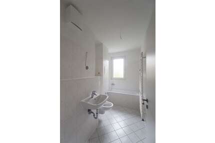 Wohnung zum Mieten in Halle (Saale) 411,02 € 59.14 m²