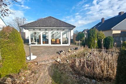 Bungalow mit Vollkeller und Wintergarten - Lasbek