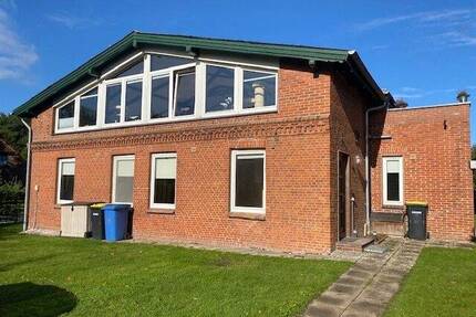 Charmante DG-Wohnung bei St. Peter-Ording, Balkon und Stellplatz inklusive - OTTO STÖBEN GmbH - Strübbel