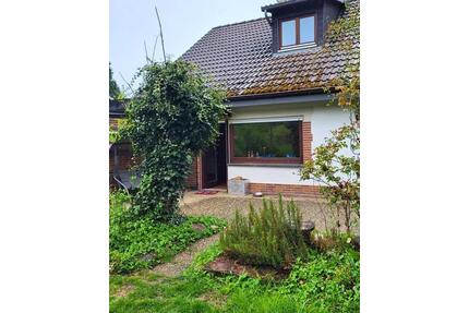 5-Zimmer-Haus mit großem Garten, Keller & Garage in Sinsheim