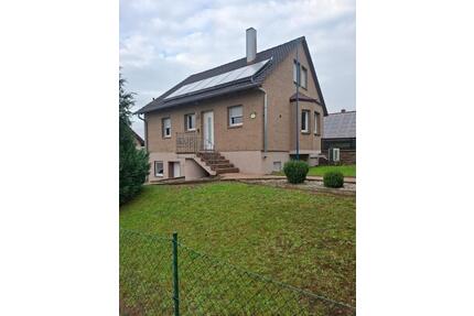 Einfamilienhaus mit Einliegerwohnung - Neuental