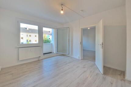 Das 2 x 2 in Neuhausen! 2-Zimmer-Wohnung in der 2. Etage - Hereinspaziert! - Neuhausen/Erzgebirge