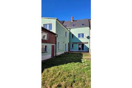 Haus zum Kaufen in Meerane 69.000,00 € 126 m²