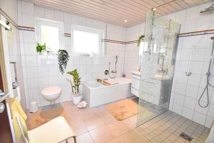 Haus zum Kaufen in Bad Liebenzell 459.000,00 € 218.53 m²