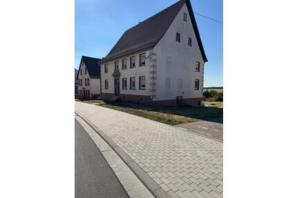Charmanter Altbau mit viel Platz und großem Potenzial - Höheinöd