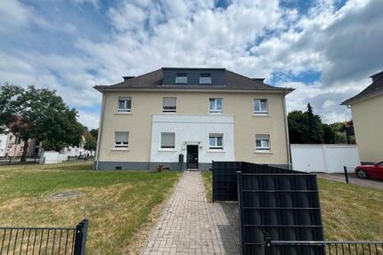 Stilvolle Dachgeschosswohnung mit Charakter – Modernisiert, ruhig gelegen & sofort bezugsbereit - Essen Stadtbezirk V