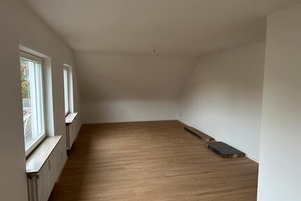 Dachgeschosswohnung - 790,00&nbsp;EUR Kaltmiete, ca.&nbsp; 82,00&nbsp;m&sup2; in Sankt Ingbert (PLZ: 66386)