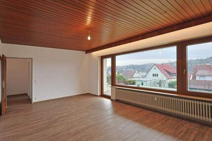 Modernisierte 3-Zimmer-Wohnung mit großer Sonnenterrasse in ruhigem 3-Familienhaus - Weissach