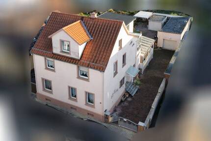 Endlich genug Platz - 10 Zimmer + 5 Stellplätze + Sauna + Wintergarten - Groß-Rohrheim