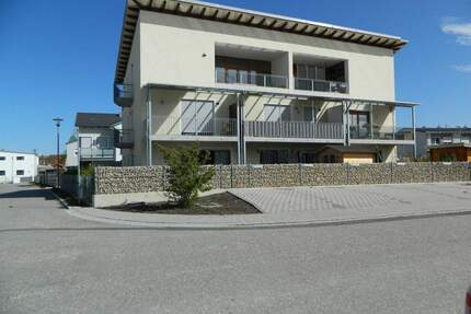 Wunderschöne, hochwertige 4 Zimmer-Wohnung mit Terrasse und Garten - Haimhausen