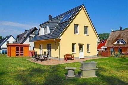 Ferienhaus mit 4 Schlafzimmer großes Grundstück Sauna zwei Bäder zum SCHNÄPPCHENPREIS - Glowe