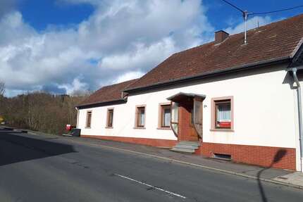 Haus zum Kaufen in Rockeskyll 115.000,00 € 117 m²