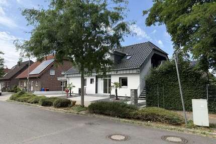 Haus zum Kaufen in Krefeld 950.000,00 € 314 m²