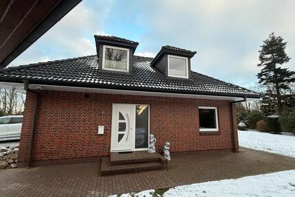 Doppelhaushälfte zu Vermieten - 1.450,00&nbsp;EUR Kaltmiete, ca.&nbsp; 105,00&nbsp;m&sup2; in Heide (PLZ: 25746)