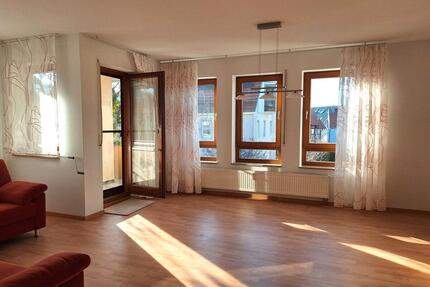 Sonnige 3-Zimmer-Wohnung in Pfullingen mit Balkon, TG-Stellplatz
