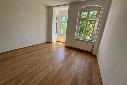 Vermiete schöne 5-Zimmerwohnung in zentraler Lage von Waldheim