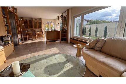 Großzügiger Bungalow auf 653 m² - Friedelsheim - Weinstrasse