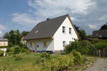 Haus zum Kaufen in Oelsnitz 295.000,00 € 117 m²