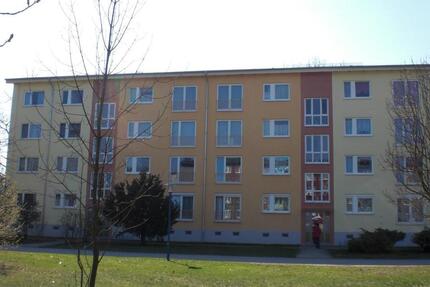 Stadt, Sonne, Zweisamkeit – große 2 Zimmer mit Tageslichtbad und Balkon - Hoyerswerda
