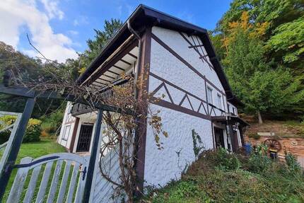 Großzügiges Einfamilienhaus mit Einliegerwohnung in bester und ruhiger Süd-und Waldrandlage - Homburg-Kirrberg