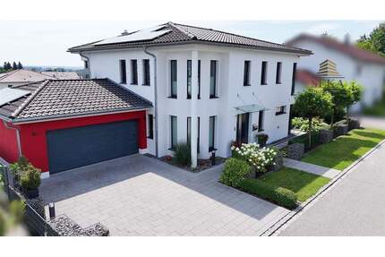 Elegantes Wohnen zwischen Natur und Stadt - Haus mit Pool und Panoramablick - Hengersberg b Deggendorf