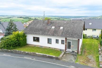 Ihr neues Zuhause mit Herz - Einfamilienhaus mit viel Potential und toller Lage in Triefenstein - Triefenstein / Homburg am Main