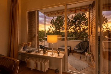 Ruhiger Rückzugsort mit Weitblick: Lichtdurchflutetes 4-Zimmer-Idyll - Berlin Nikolassee