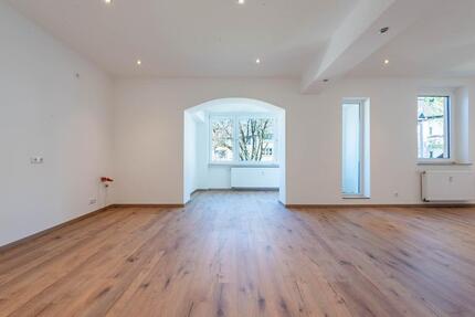 Erstbezug nach Sanierung: stilvolle 4-Zimmer-Wohnung im ruhigen Dreifamilienhaus - Essen Stadtbezirk III